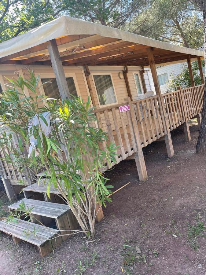 Camping Les Cigales - Mobil-home 4/6 Personnes *